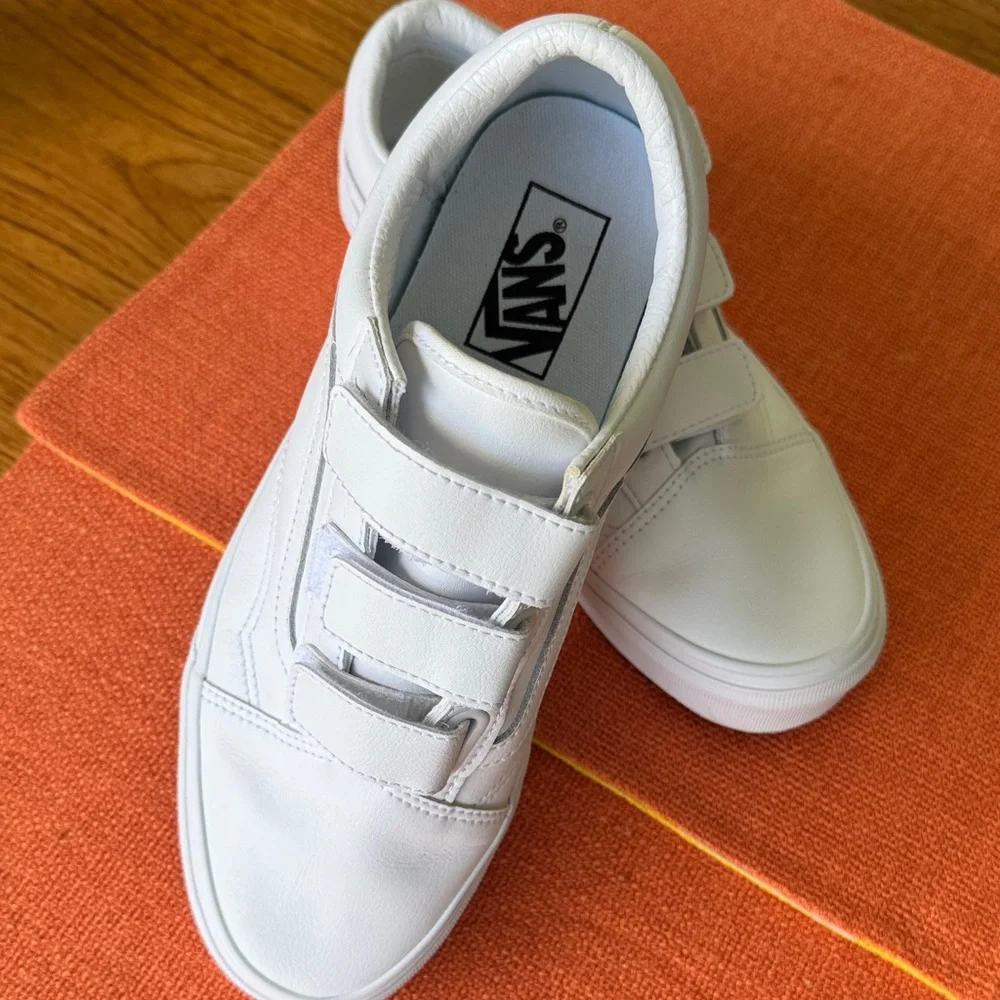 Vans Women’s Size 10 White Leather Velcro Sneakers Skate Classic - Picture 2 of 9